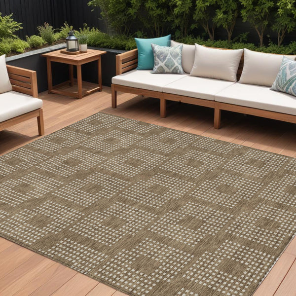 Homeroots 3' Artichoke Green Geometric Washable Indoor Outdoor Area Rug For Stylish Living Spaces & Patios 8' X 10' Polyester 592524
