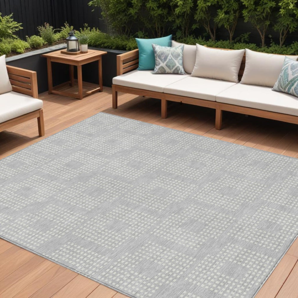 HomeRoots 9' Silver and Ivory Geometric Indoor Outdoor Area Rug – Stylish, Washable, and Durable for Any Space 9' X 12' 592573