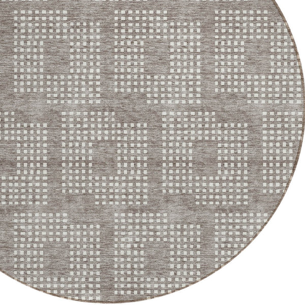 Homeroots 3' Artichoke Green Geometric Washable Indoor Outdoor Area Rug For Stylish Living Spaces & Patios 8' Round Polyester 592583