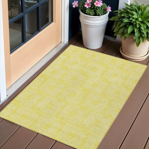 Homeroots 3' Artichoke Green Geometric Washable Indoor Outdoor Area Rug For Stylish Living Spaces & Patios 3' X 5' Polyester 592593