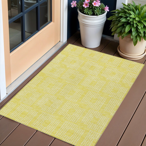 Homeroots 3' Artichoke Green Geometric Washable Indoor Outdoor Area Rug For Stylish Living Spaces & Patios 3' X 5' Polyester 592593