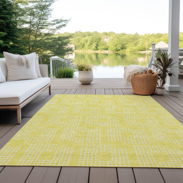 Homeroots 3' Artichoke Green Geometric Washable Indoor Outdoor Area Rug For Stylish Living Spaces & Patios 8' X 10' Polyester 592596