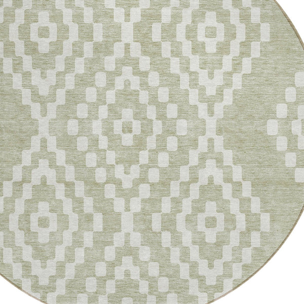 Homeroots 3' Artichoke Green Geometric Washable Indoor Outdoor Area Rug For Stylish Living Spaces & Patios 8' Round Polyester 592601