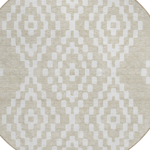 Homeroots 3' Artichoke Green Geometric Washable Indoor Outdoor Area Rug For Stylish Living Spaces & Patios 8' Round Polyester 592607