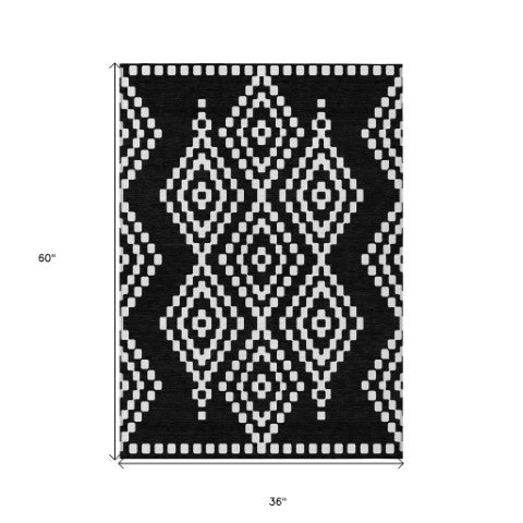 Homeroots 3' Artichoke Green Geometric Washable Indoor Outdoor Area Rug For Stylish Living Spaces & Patios 3' X 5' Polyester 592611