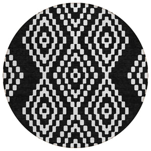 HomeRoots 5' Stylish Black and Ivory Geometric Area Rug - Durable, Washable Design for Indoor and Outdoor Use 8' Round 592613