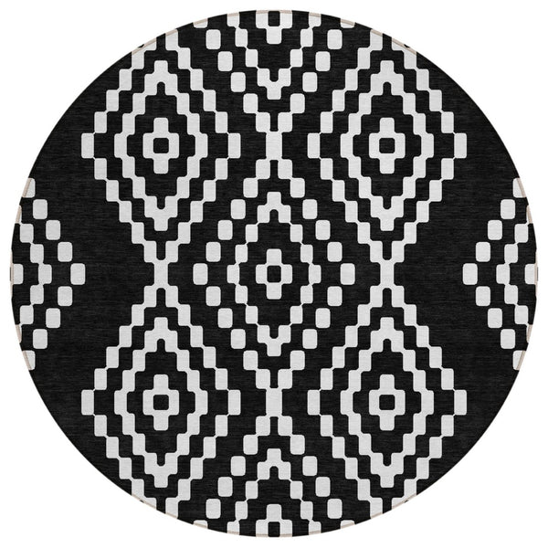 HomeRoots 5' Stylish Black and Ivory Geometric Area Rug - Durable, Washable Design for Indoor and Outdoor Use 8' Round 592613