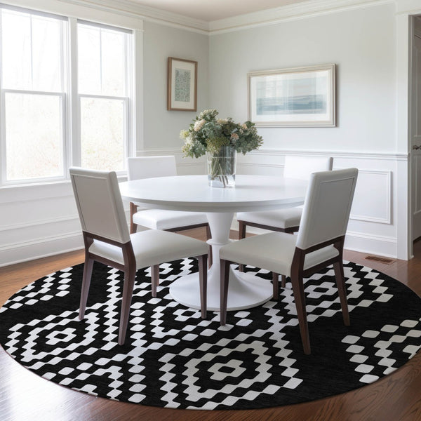 Homeroots 3' Artichoke Green Geometric Washable Indoor Outdoor Area Rug For Stylish Living Spaces & Patios 8' Round Polyester 592613