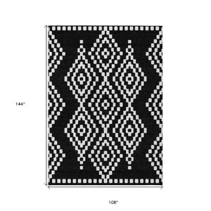 Homeroots 3' Artichoke Green Geometric Washable Indoor Outdoor Area Rug For Stylish Living Spaces & Patios 9' X 12' Polyester 592615