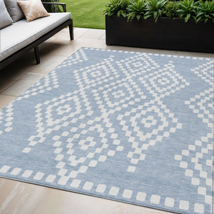 Homeroots 3' Artichoke Green Geometric Washable Indoor Outdoor Area Rug For Stylish Living Spaces & Patios 5' X 8' Polyester 592618