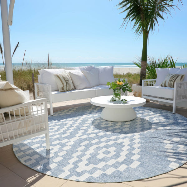 Homeroots 3' Artichoke Green Geometric Washable Indoor Outdoor Area Rug For Stylish Living Spaces & Patios 8' Round Polyester 592619