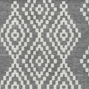 Homeroots 3' Artichoke Green Geometric Washable Indoor Outdoor Area Rug For Stylish Living Spaces & Patios 3' X 5' Polyester 592623