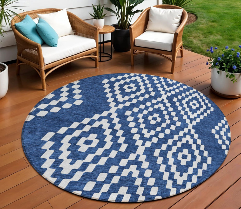 HomeRoots 5' Stylish Navy Blue and Ivory Geometric Area Rug - Durable, Washable for Indoor and Outdoor Use 8' Round 592637