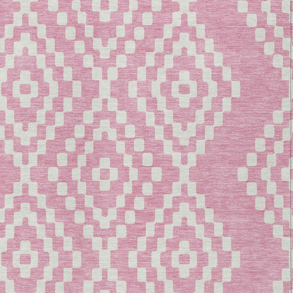 Homeroots 3' Artichoke Green Geometric Washable Indoor Outdoor Area Rug For Stylish Living Spaces & Patios 8' X 10' Polyester 592644