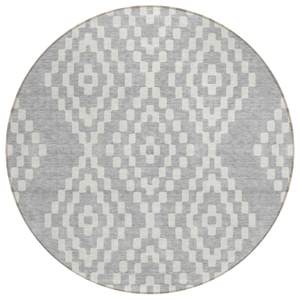 HomeRoots 5' Silver and Ivory Geometric Area Rug - Stylish, Washable, Indoor/Outdoor, Durable & Easy to Maintain 8' Round 592661