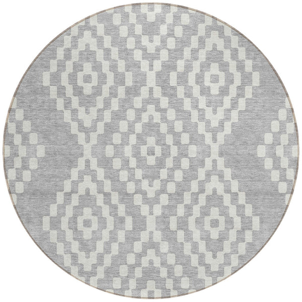 Homeroots 3' Artichoke Green Geometric Washable Indoor Outdoor Area Rug For Stylish Living Spaces & Patios 8' Round Polyester 592661
