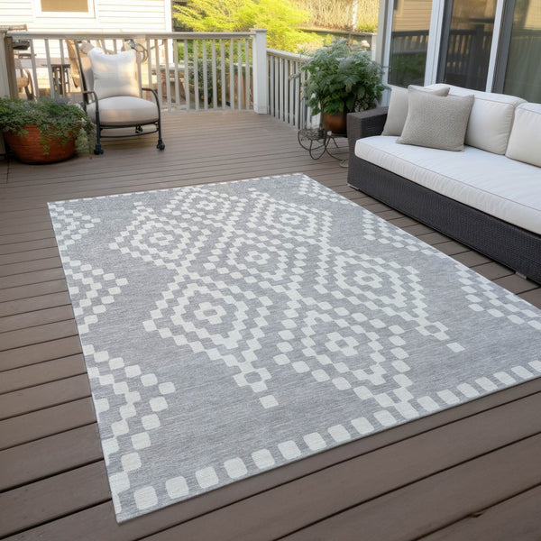Homeroots 3' Artichoke Green Geometric Washable Indoor Outdoor Area Rug For Stylish Living Spaces & Patios 9' X 12' Polyester 592663