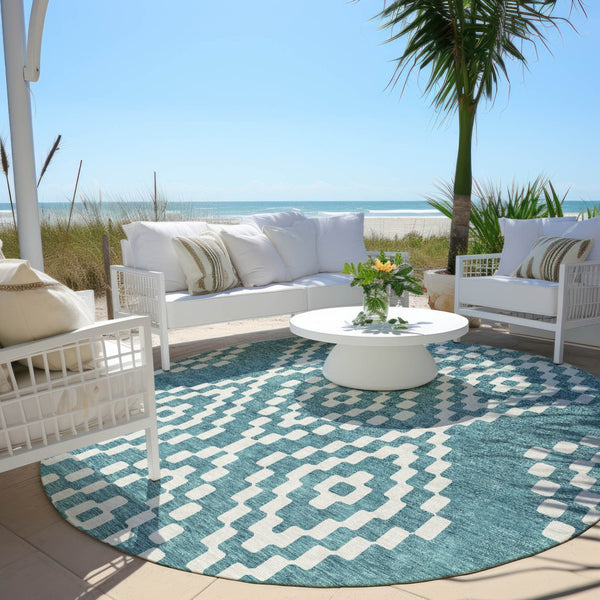 Homeroots 3' Artichoke Green Geometric Washable Indoor Outdoor Area Rug For Stylish Living Spaces & Patios 8' Round Polyester 592667