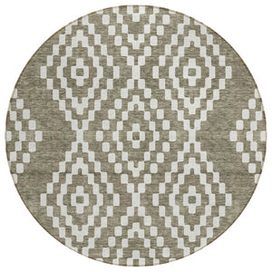 HomeRoots 5' Taupe and Ivory Geometric Area Rug – Durable, Washable Design for Indoor and Outdoor Elegance 8' Round 592673