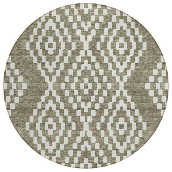 HomeRoots 5' Taupe and Ivory Geometric Area Rug – Durable, Washable Design for Indoor and Outdoor Elegance 8' Round 592673