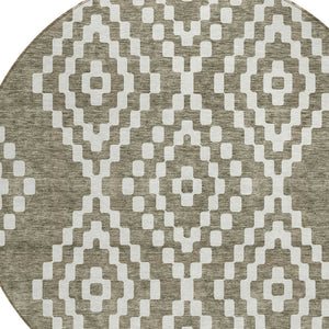 Homeroots 3' Artichoke Green Geometric Washable Indoor Outdoor Area Rug For Stylish Living Spaces & Patios 8' Round Polyester 592673