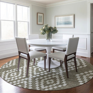 Homeroots 3' Artichoke Green Geometric Washable Indoor Outdoor Area Rug For Stylish Living Spaces & Patios 8' Round Polyester 592673