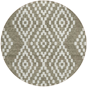 Homeroots 3' Artichoke Green Geometric Washable Indoor Outdoor Area Rug For Stylish Living Spaces & Patios 8' Round Polyester 592673