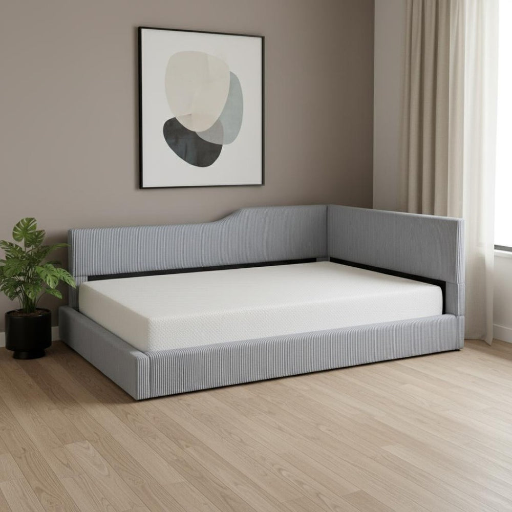 HomeRoots Gray Tufted Upholstered Full Day Bed - Stylish Multi-Functional Platform Frame for Cozy Spaces 592824