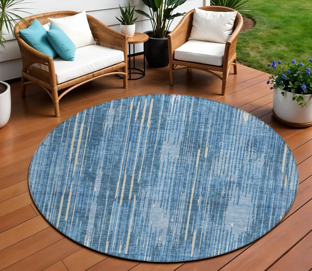 HomeRoots 5' Durable Blue and Ivory Striped Area Rug – Versatile Indoor-Outdoor Design for Easy Maintenance 8' Round 593056