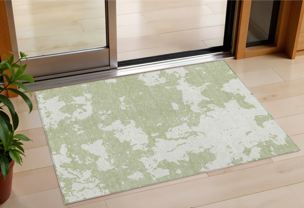 Homeroots 3' Artichoke Green Abstract Washable Indoor Outdoor Area Rug - Stylish, Durable, And Easy To Clean 3' X 5' Polyester 593312
