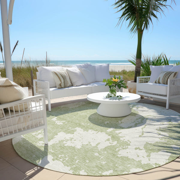 Homeroots 3' Artichoke Green Abstract Washable Indoor Outdoor Area Rug - Stylish, Durable, And Easy To Clean 8' Round Polyester 593314