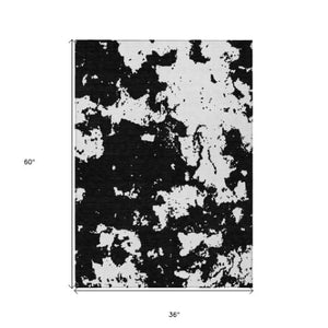 Homeroots 3' Artichoke Green Abstract Washable Indoor Outdoor Area Rug - Stylish, Durable, And Easy To Clean 3' X 5' Polyester 593324