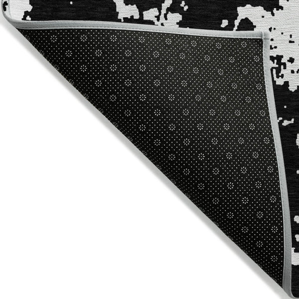 Homeroots 3' Artichoke Green Abstract Washable Indoor Outdoor Area Rug - Stylish, Durable, And Easy To Clean 3' X 5' Polyester 593324