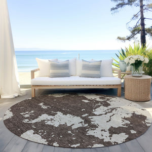 Homeroots 3' Artichoke Green Abstract Washable Indoor Outdoor Area Rug - Stylish, Durable, And Easy To Clean 8' Round Polyester 593332