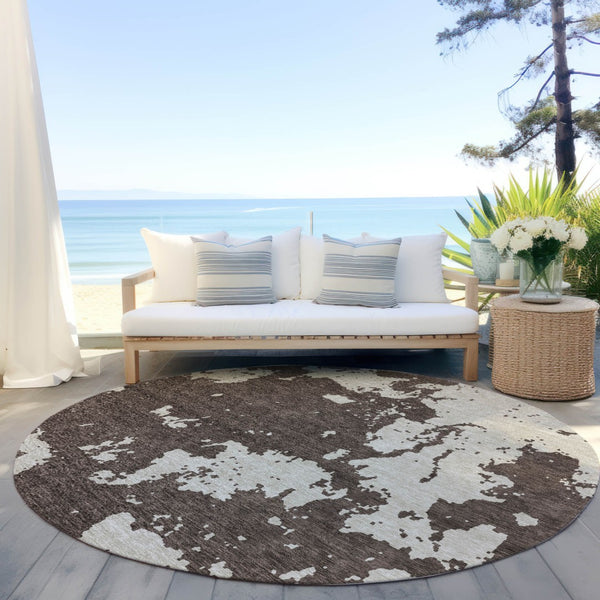 Homeroots 3' Artichoke Green Abstract Washable Indoor Outdoor Area Rug - Stylish, Durable, And Easy To Clean 8' Round Polyester 593332