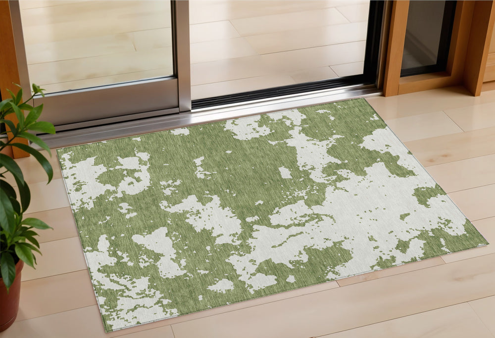 Homeroots 3' Artichoke Green Abstract Washable Indoor Outdoor Area Rug - Stylish, Durable, And Easy To Clean 3' X 5' Polyester 593336