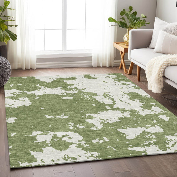 Homeroots 3' Artichoke Green Abstract Washable Indoor Outdoor Area Rug - Stylish, Durable, And Easy To Clean 3' X 5' Polyester 593336