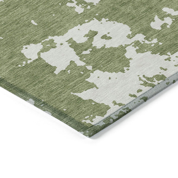 Homeroots 3' Artichoke Green Abstract Washable Indoor Outdoor Area Rug - Stylish, Durable, And Easy To Clean 8' X 10' Polyester 593339