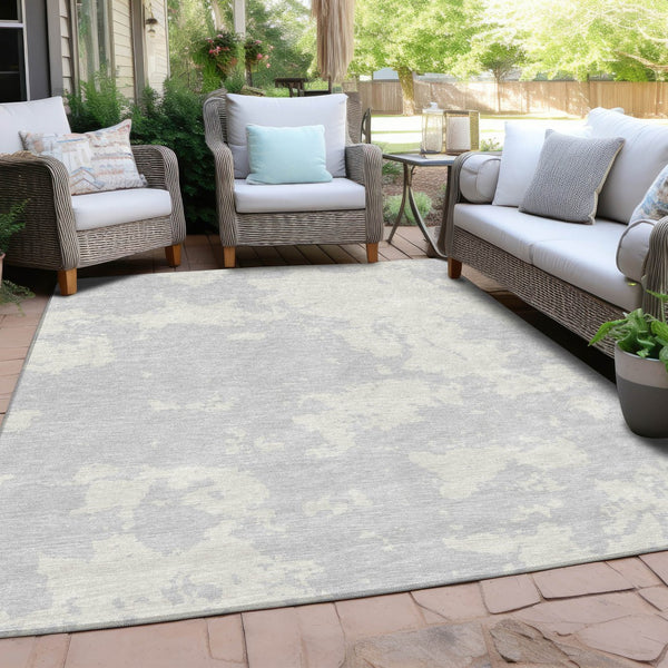 Homeroots 3' Artichoke Green Abstract Washable Indoor Outdoor Area Rug - Stylish, Durable, And Easy To Clean 3' X 5' Polyester 593384
