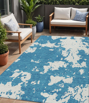 Homeroots 3' Artichoke Green Abstract Washable Indoor Outdoor Area Rug - Stylish, Durable, And Easy To Clean 5' X 8' Polyester 593391