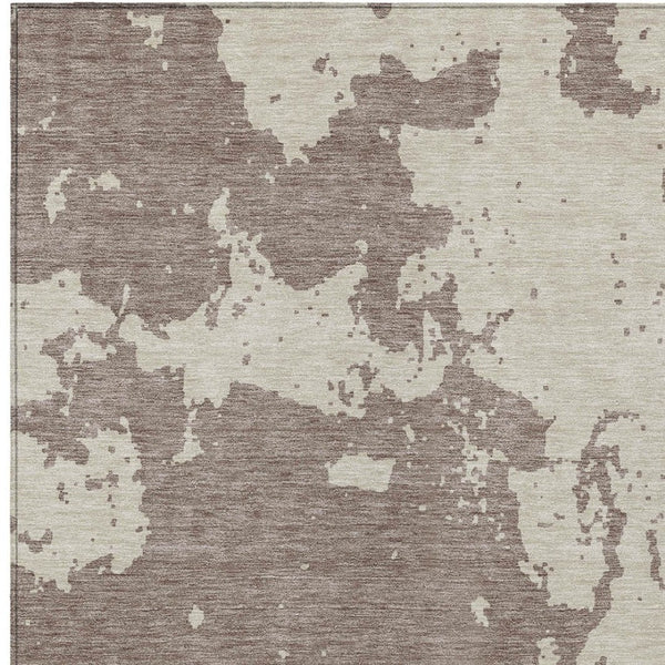 Homeroots 3' Artichoke Green Abstract Washable Indoor Outdoor Area Rug - Stylish, Durable, And Easy To Clean 3' X 5' Polyester 593396