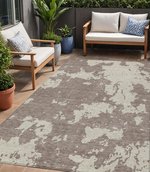 Homeroots 3' Artichoke Green Abstract Washable Indoor Outdoor Area Rug - Stylish, Durable, And Easy To Clean 5' X 8' Polyester 593397