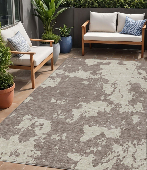 Homeroots 3' Artichoke Green Abstract Washable Indoor Outdoor Area Rug - Stylish, Durable, And Easy To Clean 5' X 8' Polyester 593397