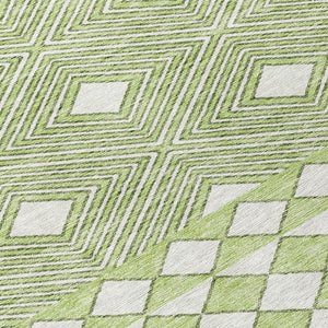 Homeroots 3' Artichoke Green Geometric Indoor Outdoor Area Rug - Durable, Washable, Stylish For Any Space 8' Round Polyester 593404