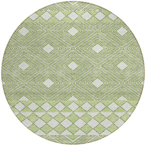 Homeroots 3' Artichoke Green Geometric Indoor Outdoor Area Rug - Durable, Washable, Stylish For Any Space 8' Round Polyester 593404