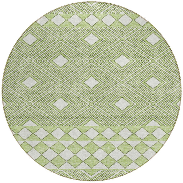 Homeroots 3' Artichoke Green Geometric Indoor Outdoor Area Rug - Durable, Washable, Stylish For Any Space 8' Round Polyester 593404