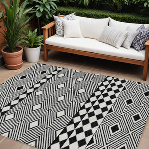 Homeroots 3' Artichoke Green Geometric Indoor Outdoor Area Rug - Durable, Washable, Stylish For Any Space 8' X 10' Polyester 593411