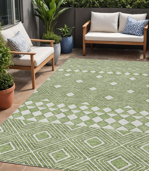 Homeroots 3' Artichoke Green Geometric Indoor Outdoor Area Rug - Durable, Washable, Stylish For Any Space 5' X 8' Polyester 593421