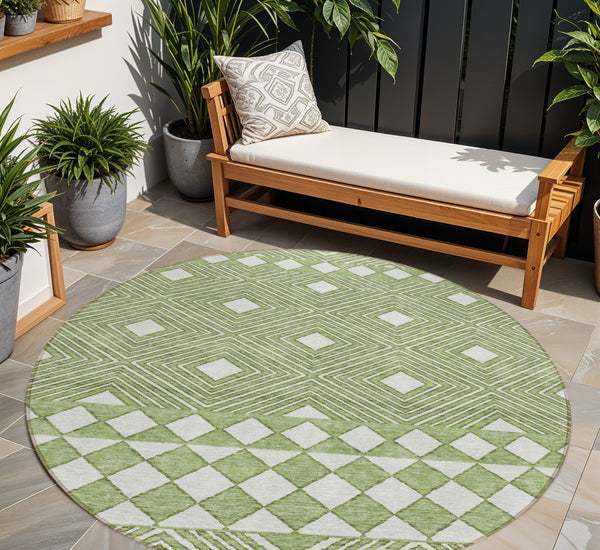Homeroots 3' Artichoke Green Geometric Indoor Outdoor Area Rug - Durable, Washable, Stylish For Any Space 8' Round Polyester 593422