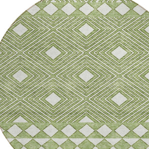 Homeroots 3' Artichoke Green Geometric Indoor Outdoor Area Rug - Durable, Washable, Stylish For Any Space 8' Round Polyester 593422